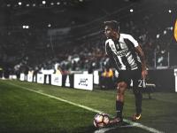 开云体育下载-欧冠决赛之夜，爱德华兹，那个改写历史的胜负手