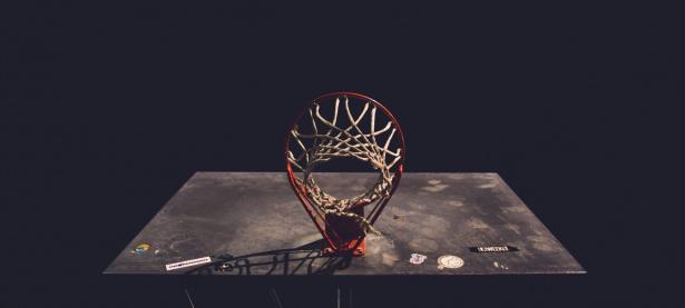 开云体育登录-赛道上的逆袭，索伯车队力克红牛二队，维斯塔潘惊艳四座的背后故事