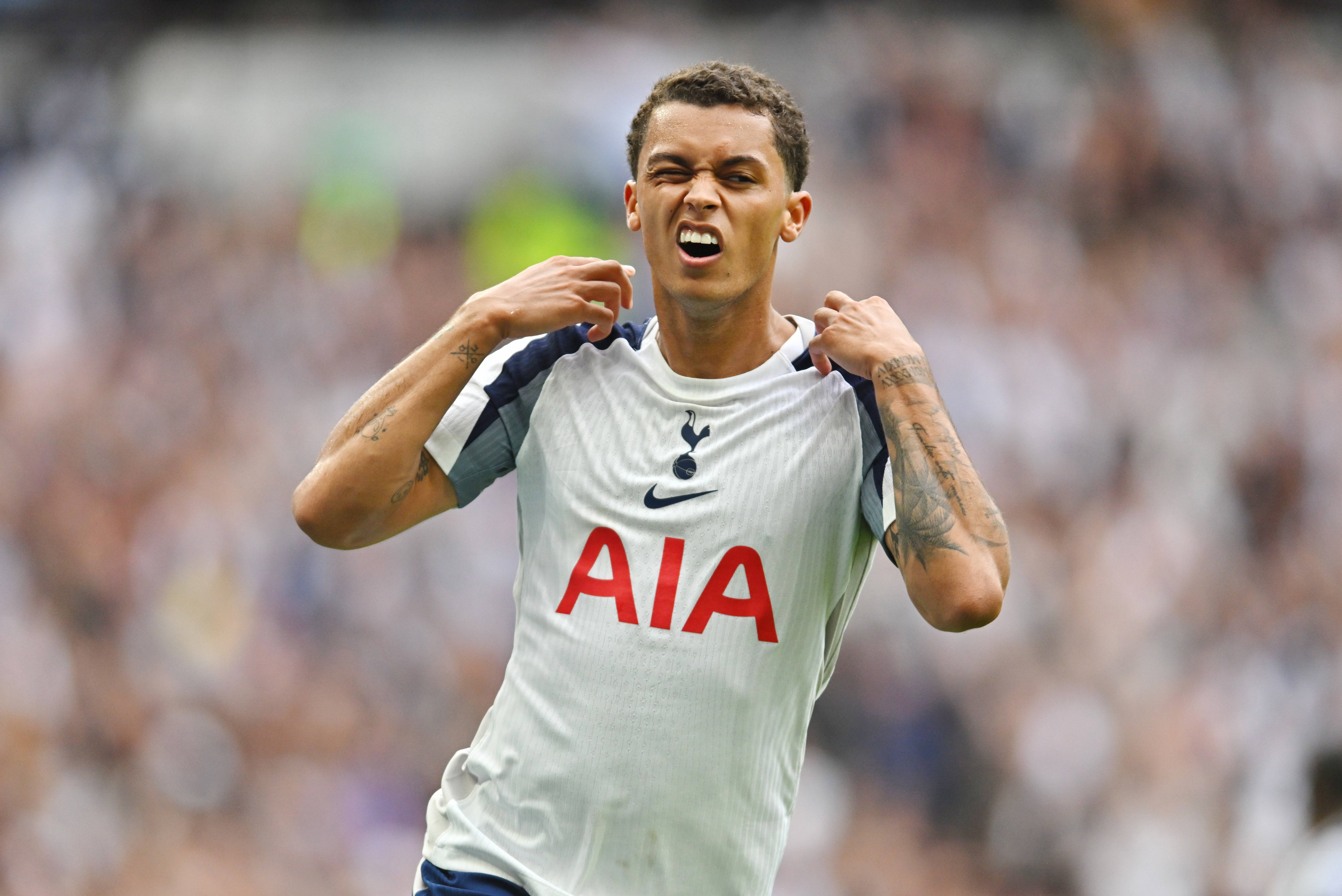 伯恩利队在主场比赛中完胜对手，实现三连胜的简单介绍