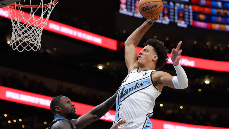 老鹰主控伤愈归队,球队士气回升 老鹰主控伤愈归队,球队士气回升