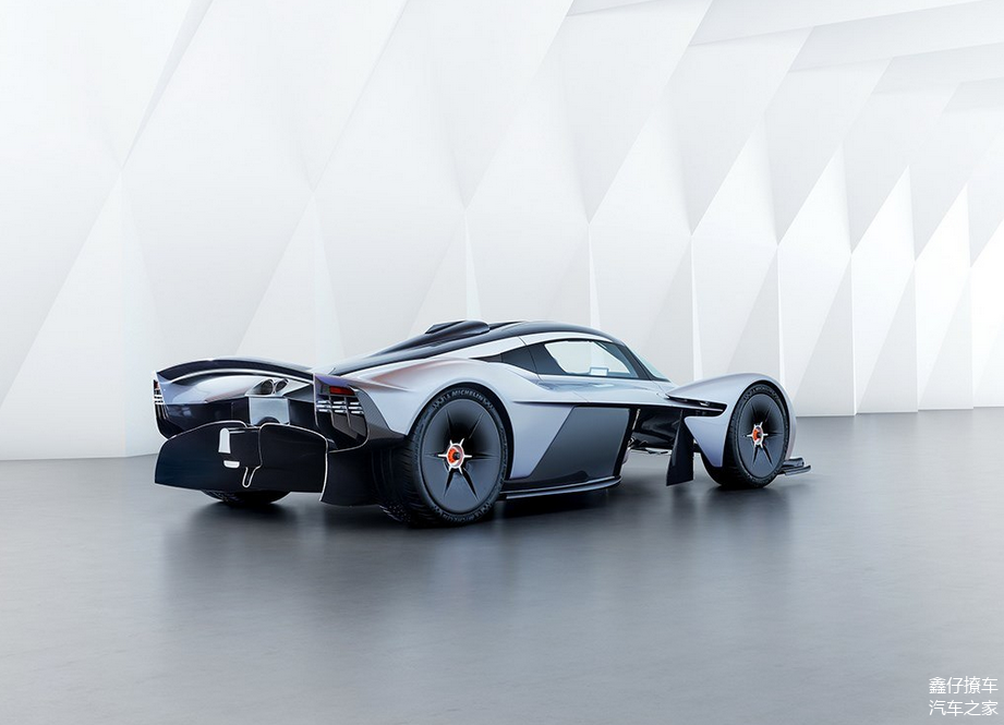 包含红牛二队险胜阿斯顿马丁，皮亚斯特里高光表现的词条