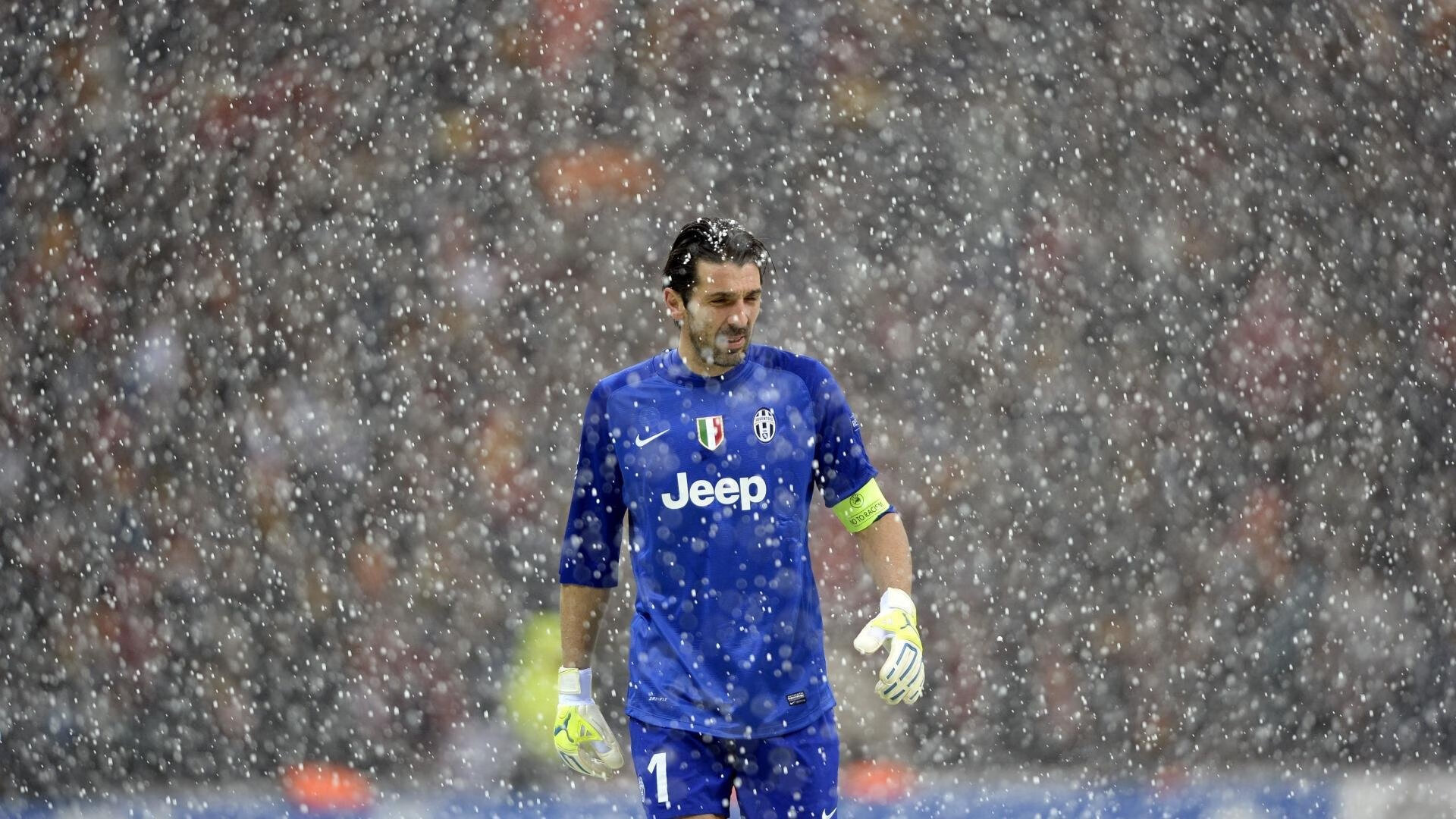 意甲焦点战之夜,劳塔罗冠军级表现点燃梅阿查