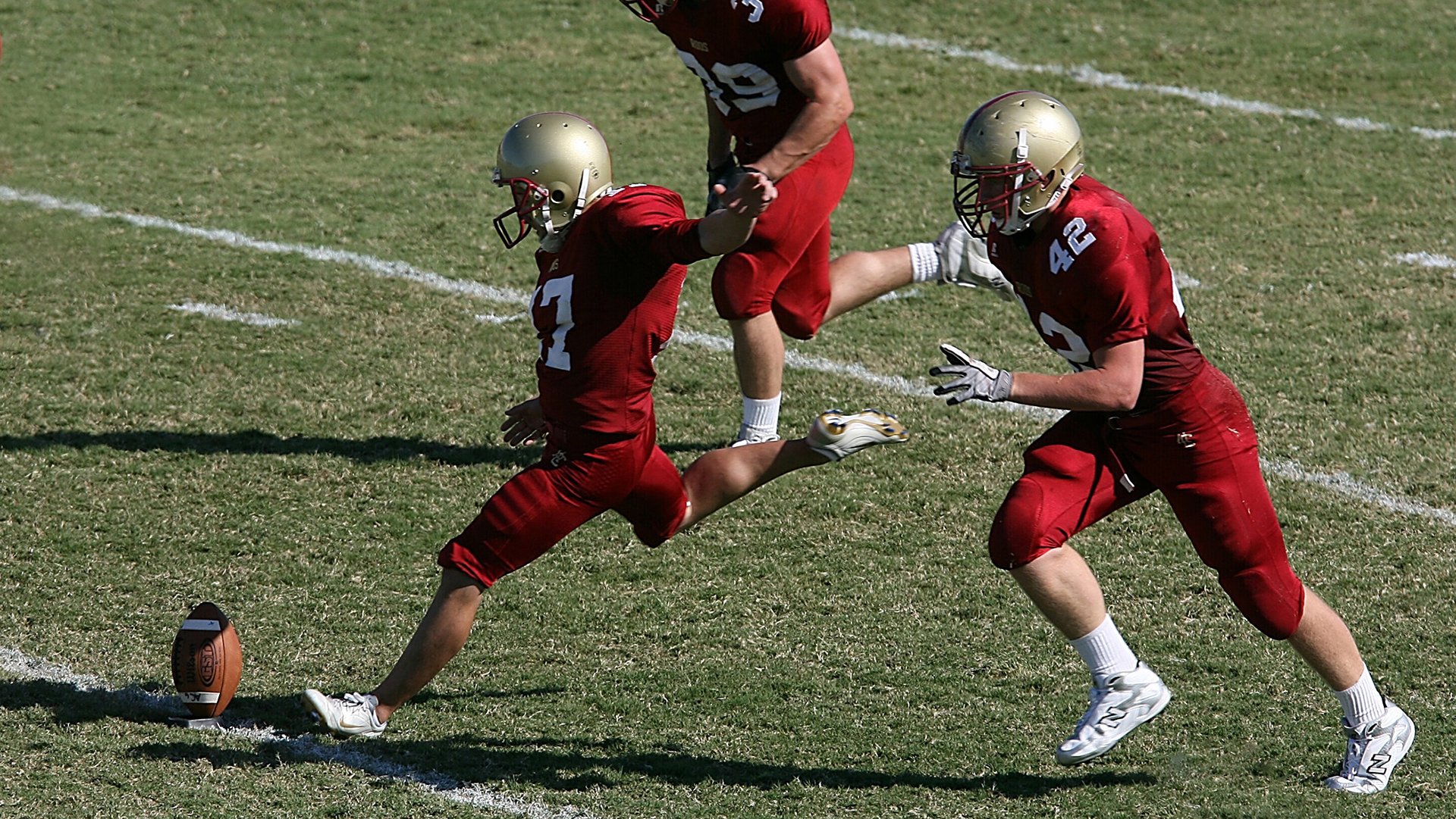 福登独舞诺坎普，当曼城血脉注入巴萨残阵，鏖战勒沃库森终见曙光